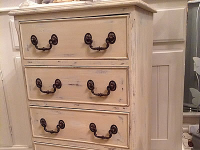 Shabby chic - painted drawers - Lymington New Forest Hampshire